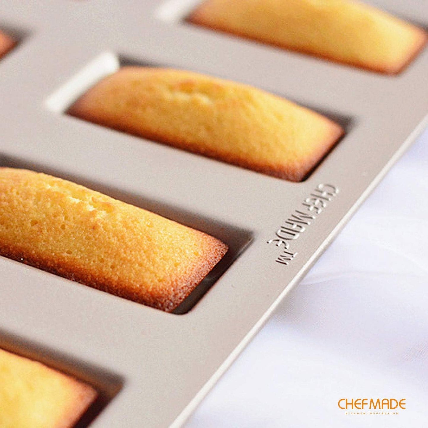 CHEFMADE Financier Cake Pan, 8-Cavity Non-Stick Rectangle Muffin Pan Biscuits Cookies Bakeware for Oven Baking (Champagne Gold)