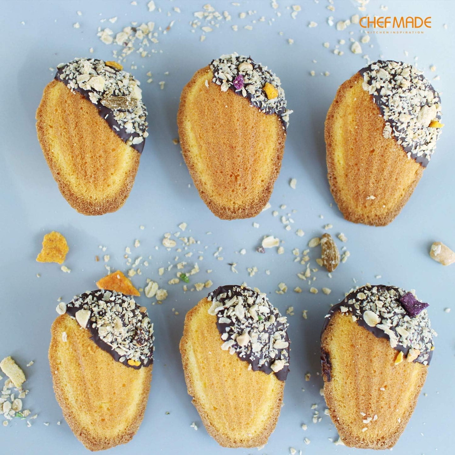 CHEFMADE Madeleine Mold Cake Pan, 6-Cavity Non-Stick Oval Shell Madeline Bakeware for Oven Baking (Champagne Gold)