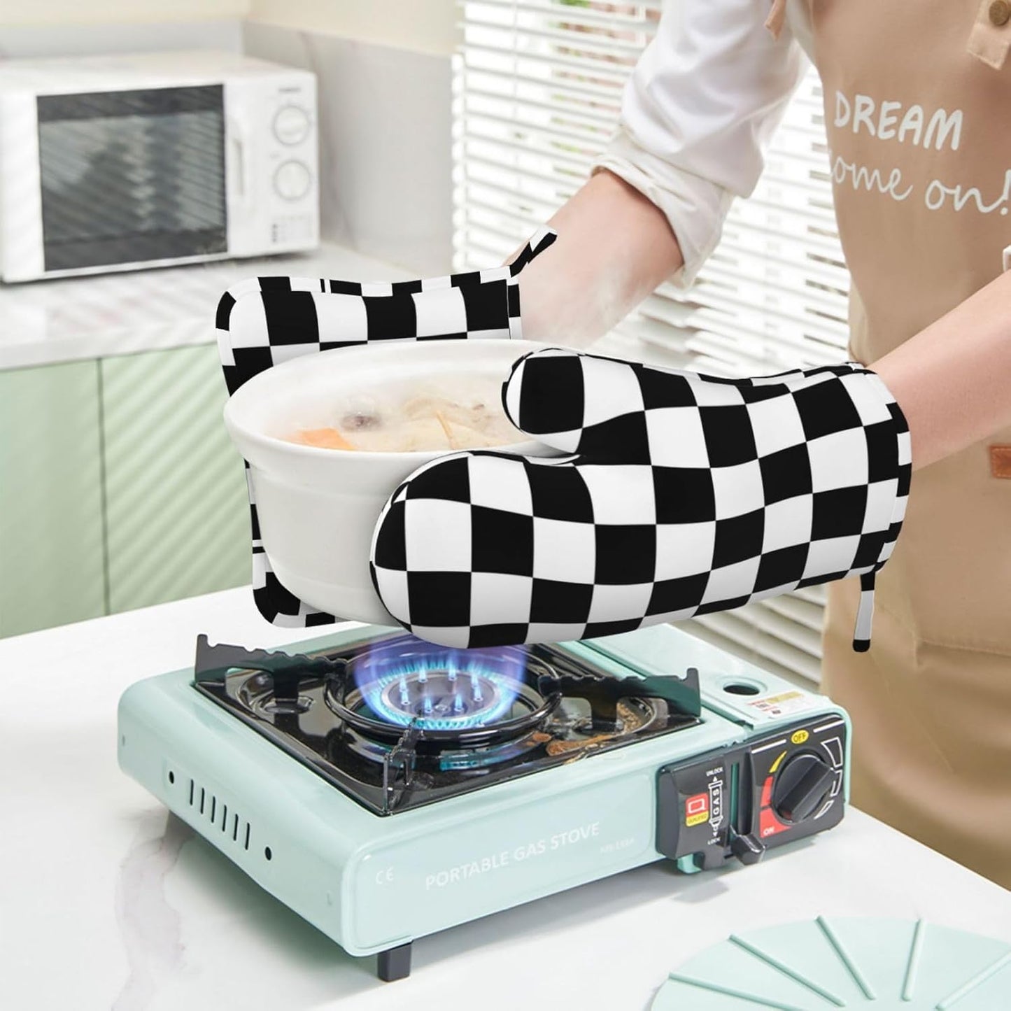 Black White Check Plaid Oven Mitts and Pot Holders Sets Silicone Black and White Checkered Plaid Kitchen Mitts Potholders Heat Resistant 4Pcs Oven Gloves Hot Pads for Cooking Grilling