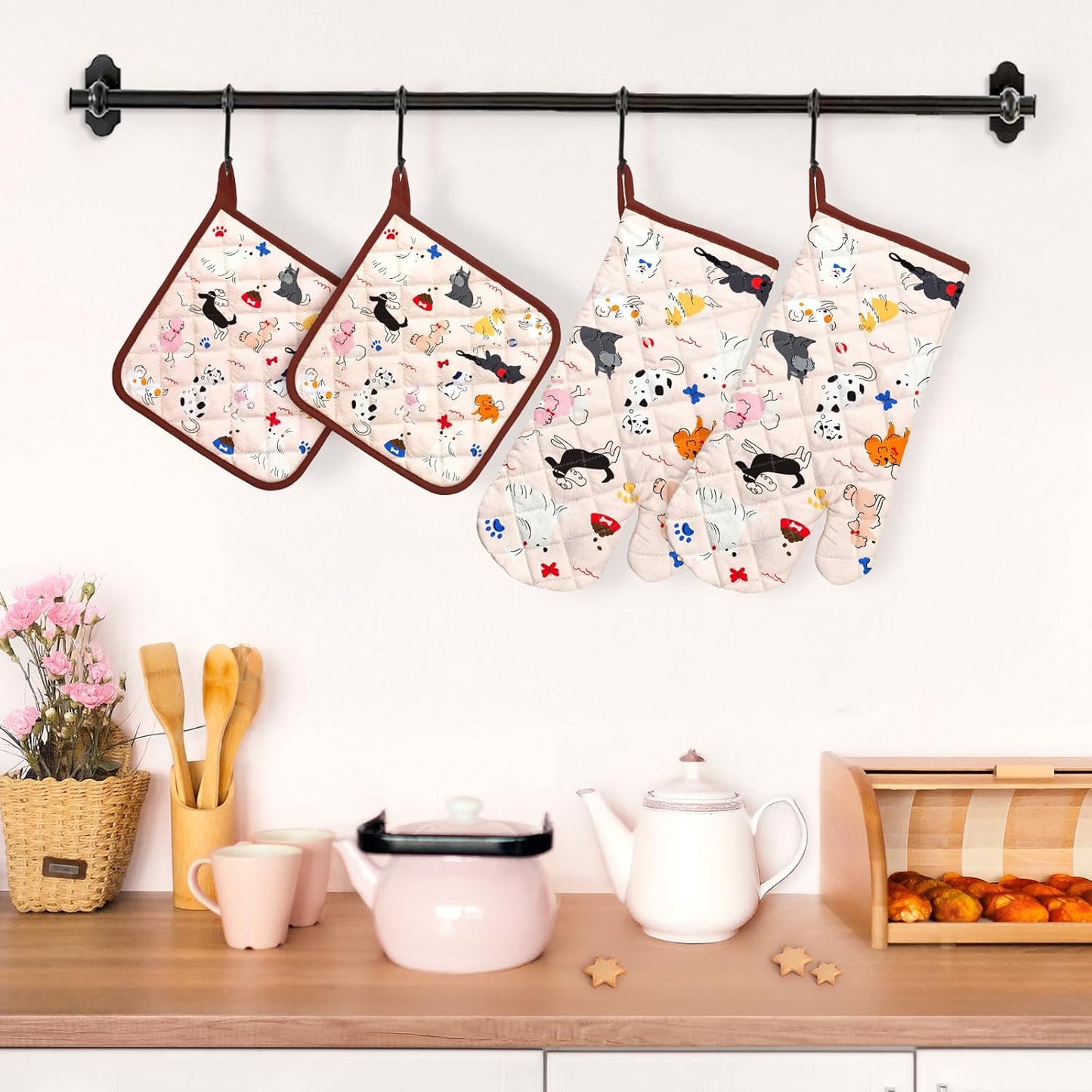 Dogs Oven Mitts and Pot Holders Sets 4Pcs, 100% Cotton Heat Resistant, Extra Long Oven Gloves Potholder for Kitchen Cooking Baking Decoration