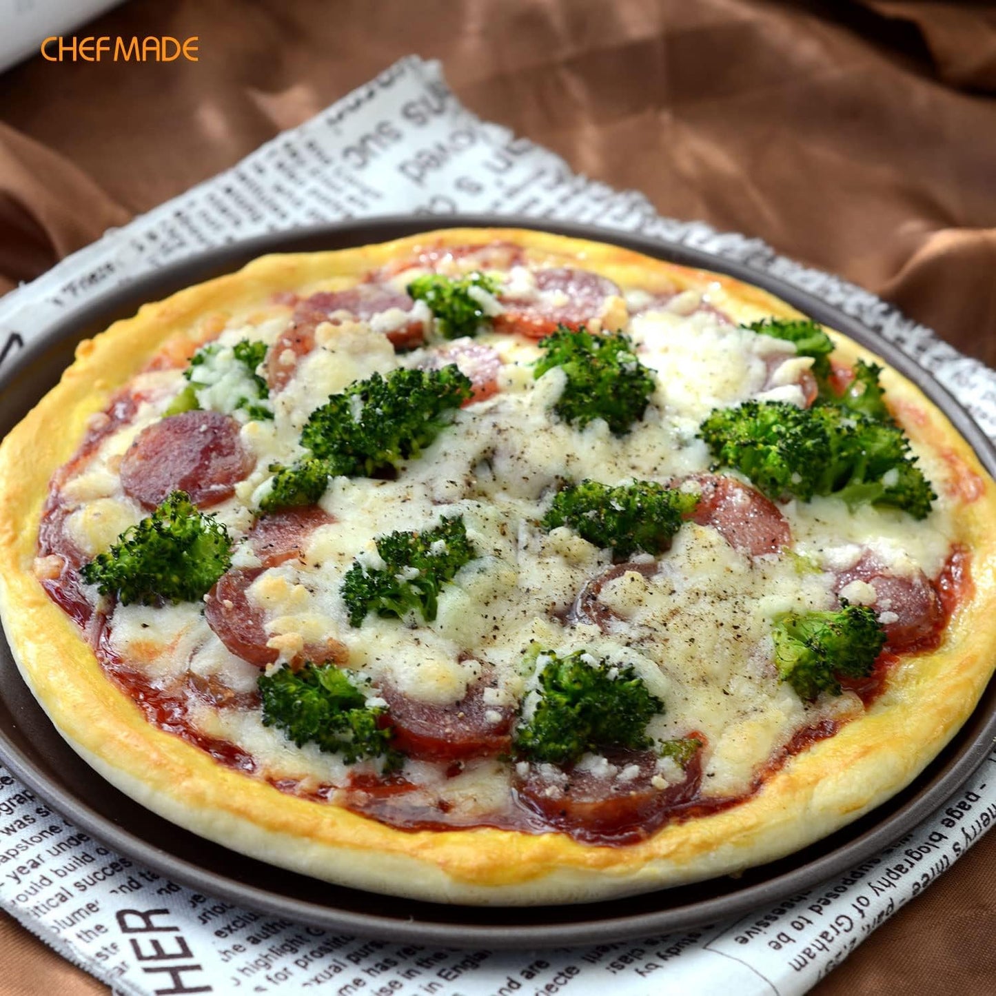 CHEFMADE Pizza Pan, 9-Inch Non-Stick Pancake Bakeware for Oven Baking (Champagne Gold)