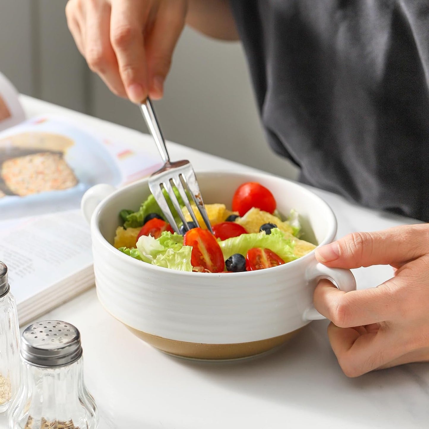 Hasense Ceramic Soup Bowls with Handles, 20 oz Oven Safe French Onion Soup Bowls Set of 6, White Serving Dishes for Entertaning, Ideal for Soup, Salad, Stew, Microwave & Dishwasher Safe