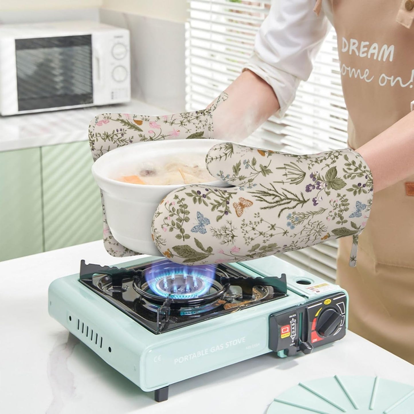 Vintage Wildflower Herbs Floral Rustic Butterfly Oven Mitts and Pot Holders Sets Silicone Kitchen Mitts Potholders Heat Resistant 4Pcs Oven Gloves Hot Pads for Kitchen Baking Cooking