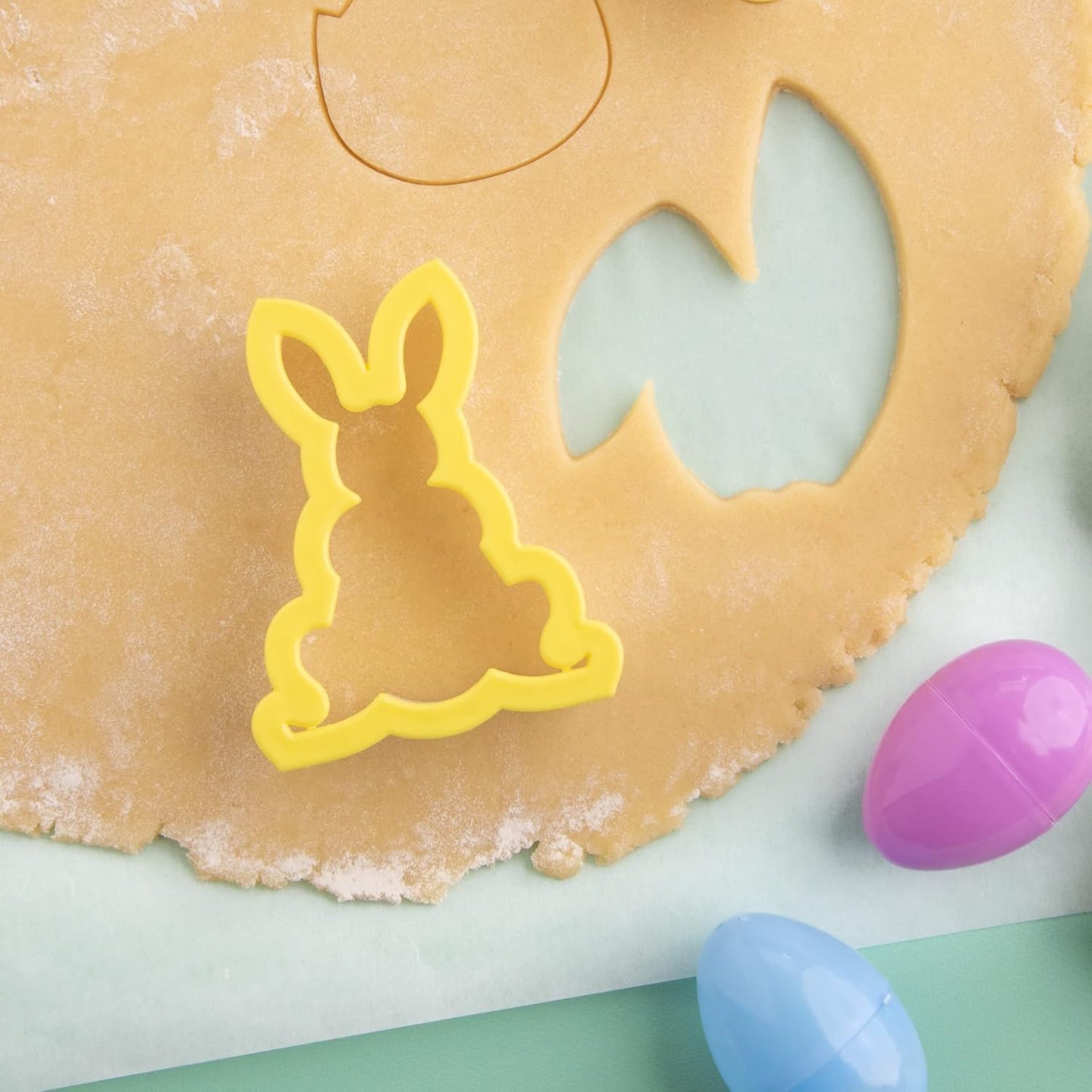 Cookie Cutter Kingdom - Cookie Cutters - Cookie Cutter Mold Perfect for Cakes Biscuits and Sandwiches (Easter 4 Pack)