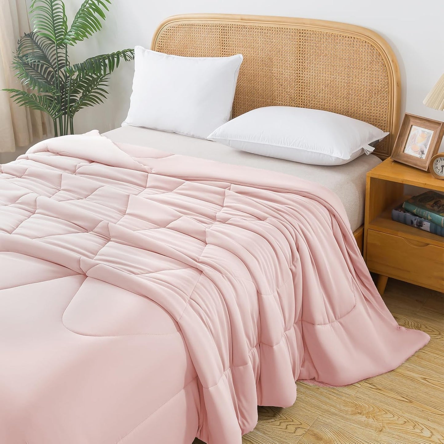 HYLEORY Cooling Comforter King Size - Summer Cooling Blanket for Hot Sleepers/Night Sweats, Double-Sided Cold Touch Silky Ice Comforters, Breathable Lightweight Beddings, Cool Pink, 108"x90"