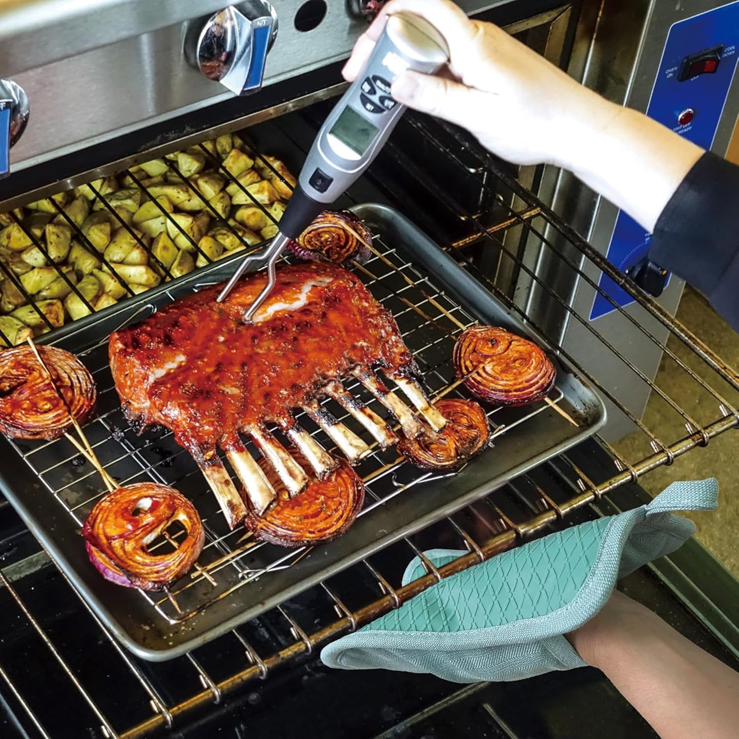 Pot Holders Yarn-Dyed Set of 3 Non Slip Silicone Kitchen Lines Heat Resistant 500℉ Kitchen Gloves BBQ Cooking Baking Cooking Barbecue Microwave Machine Washable (Light Blue Potholders)