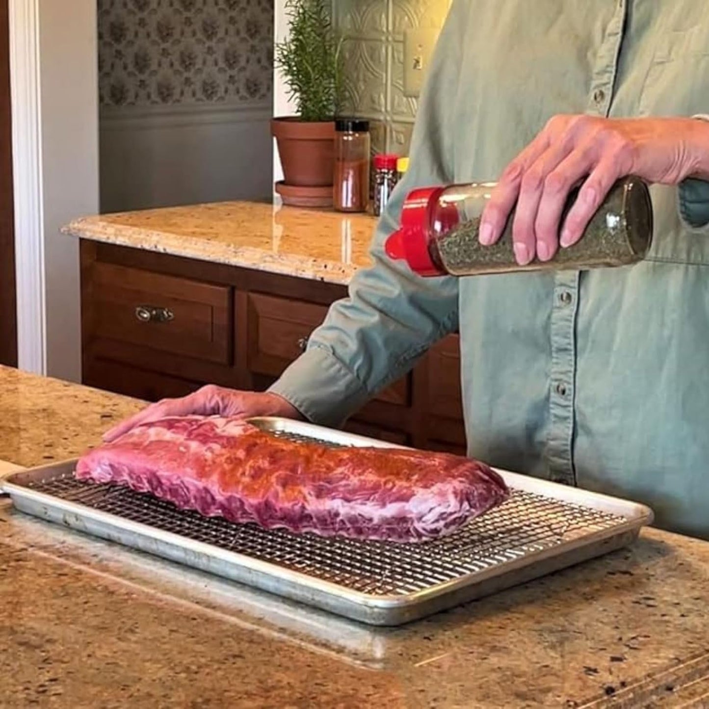 JARMING COLLECTIONS Premium Glass Spice Shakers - 16 oz Versatile Seasoning and Spice Dispenser with Sifting Lids for Popcorn, Cheese, Cinnamon, and Salt, Made in USA