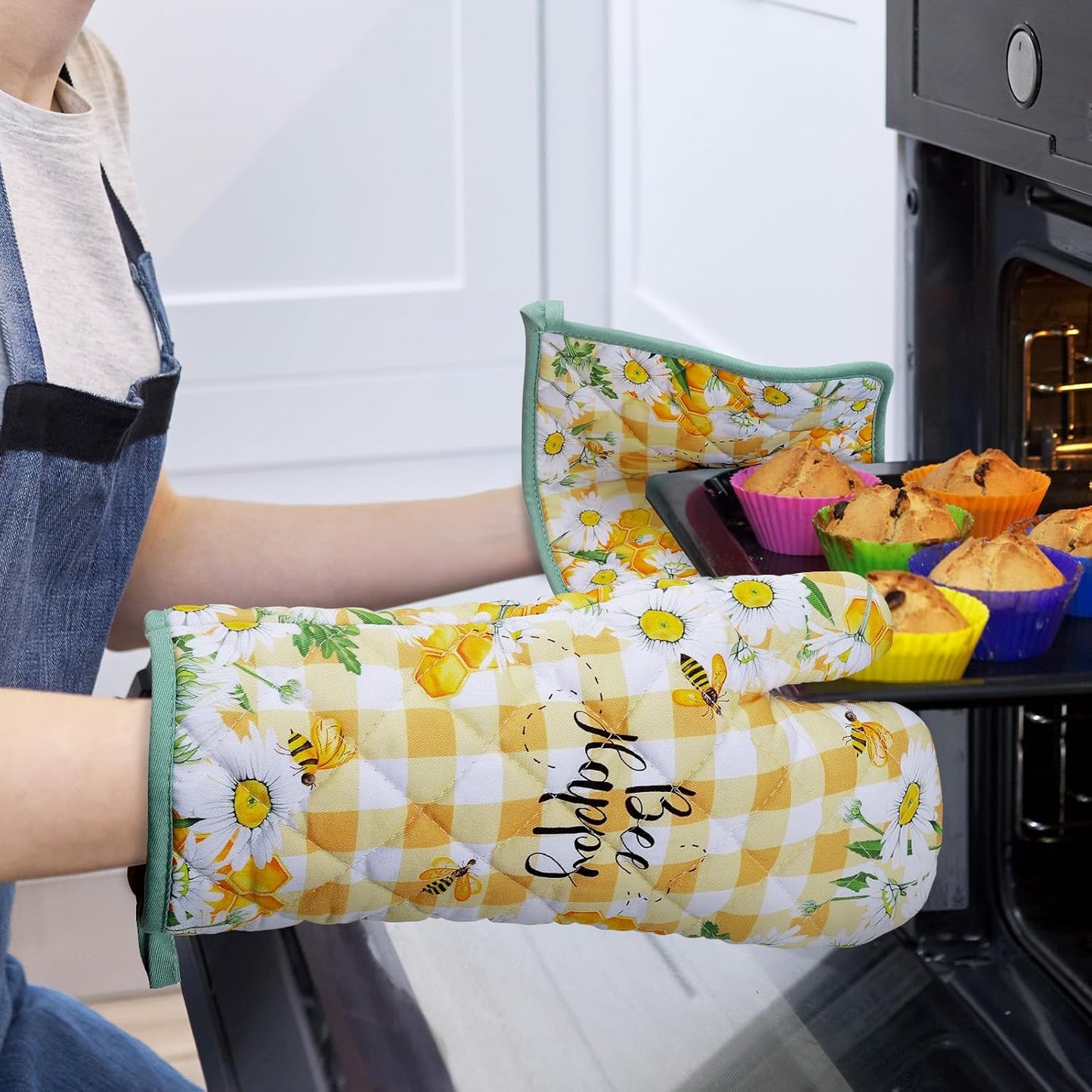 Bee Daisy Oven Mitts and Pot Holders Sets 4Pcs, 100% Cotton Heat Resistant, Extra Long Oven Gloves Potholder for Kitchen Cooking Baking Housewarming