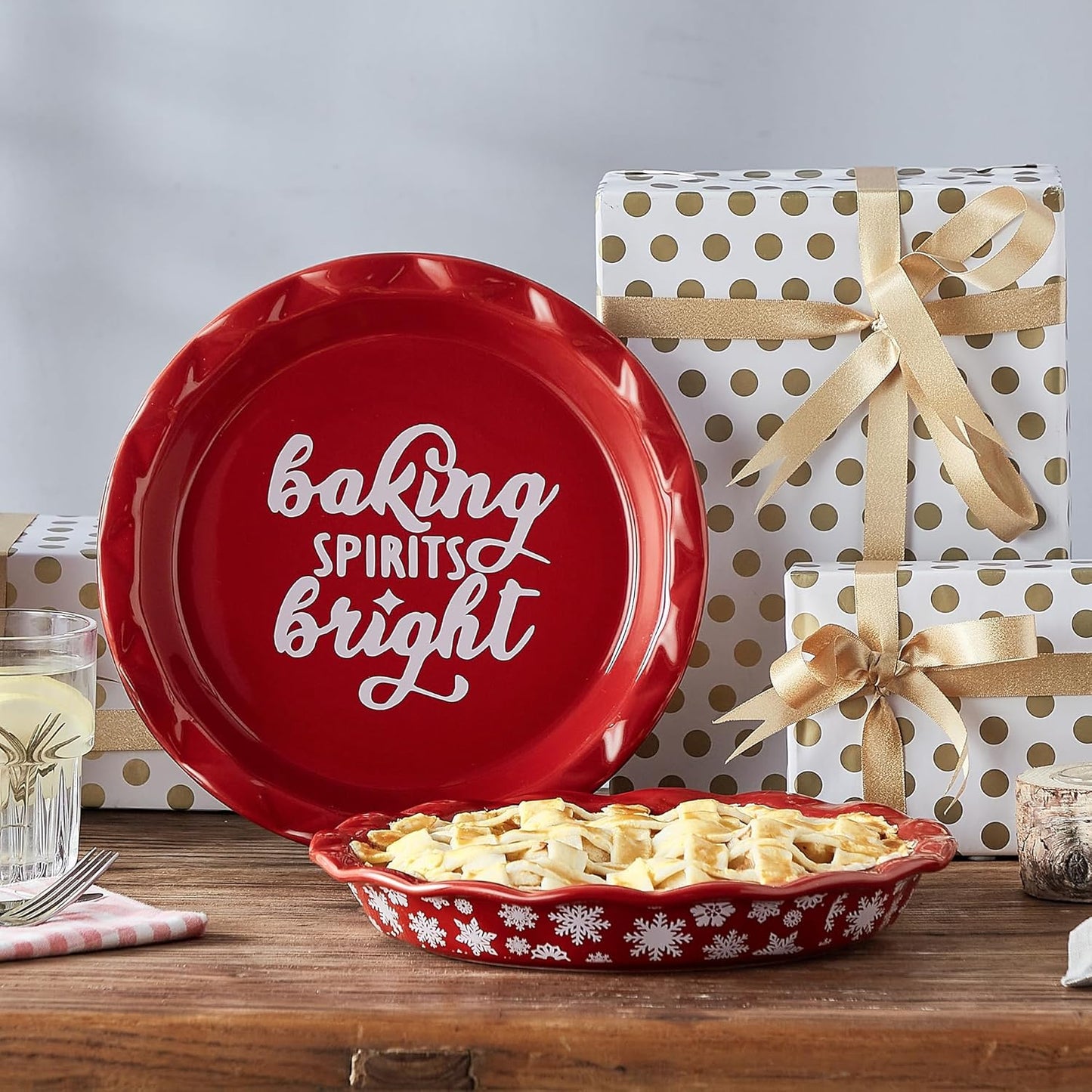 Ceramic Pie Pans for Baking, 9 Inches Pie Plate for Apple Pie, 36 Ounce Round Baking Dish, Set of 2, Thanksgiving day Gifts for Women, Christmas Red