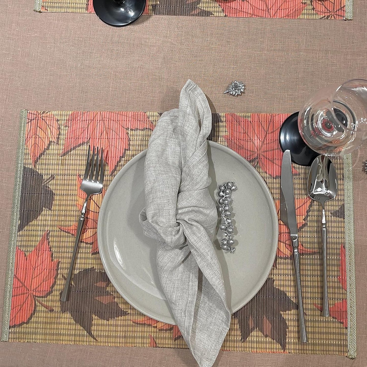 ANDSTAR Set of 8Pcs Bamboo Placemats 17.7X11.8Inch Sushi Rolling Mat Japanese Style Bamboo Mat Place Mats Washable Heat Resistant Table Mats for Dinner Dining Table （Maple Leaves）