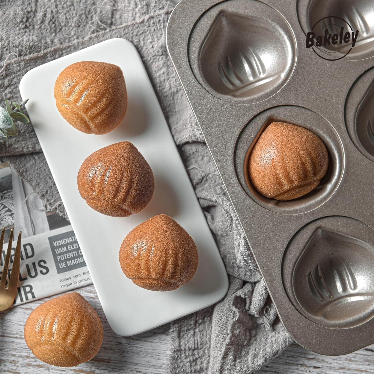 Muffin Cake Pan, Non-Stick 12-Cavity Chestnut-Shaped Bakeware for Oven Baking (Champagne Gold)