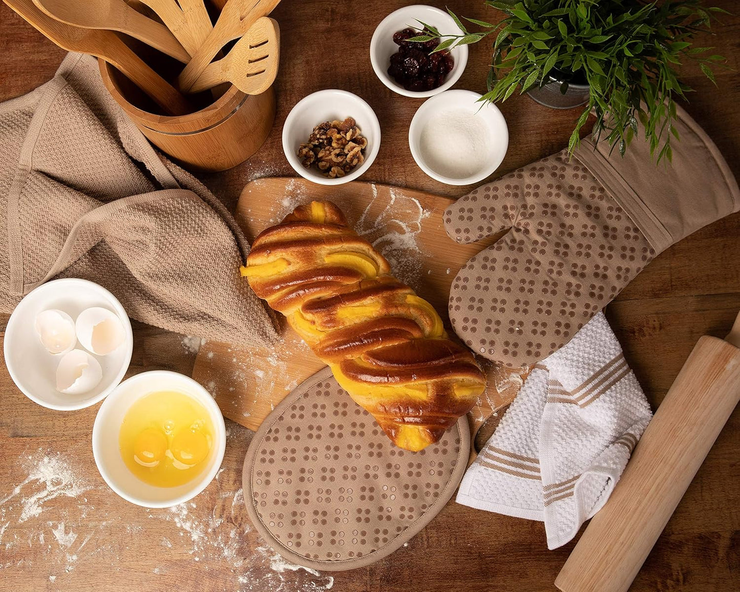 Sticky Toffee Oven Mitt and Pot Holder Set of 3 – Tan Kitchen Hot Pads and Mitts with Non-Slip Silicone Grip, 100% Cotton Shell, Oeko-Tex Cotton